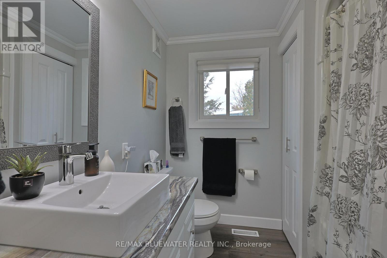 93 Shannon Boulevard, South Huron (Stephen), ON - Indoor Photo Showing Bathroom