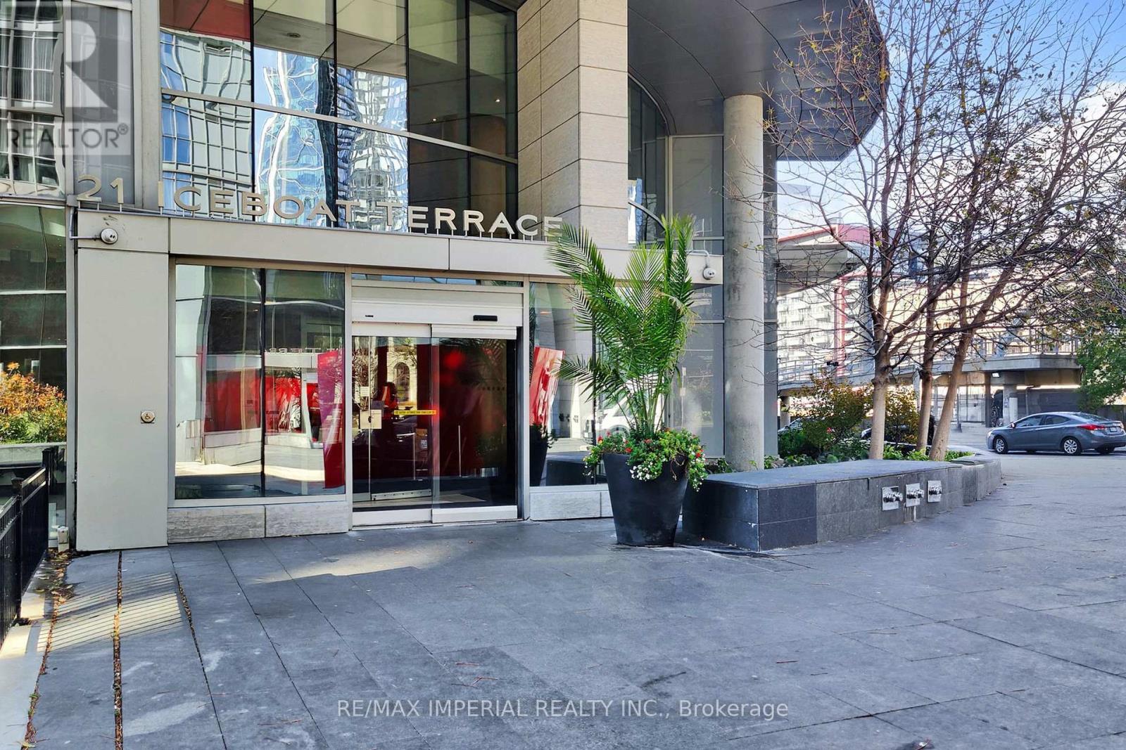 2306 - 21 Iceboat Terrace, Toronto, ON - Outdoor