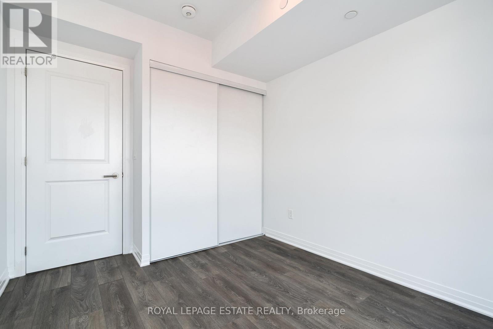 304 - 2301 Danforth Avenue, Toronto, ON - Indoor Photo Showing Other Room
