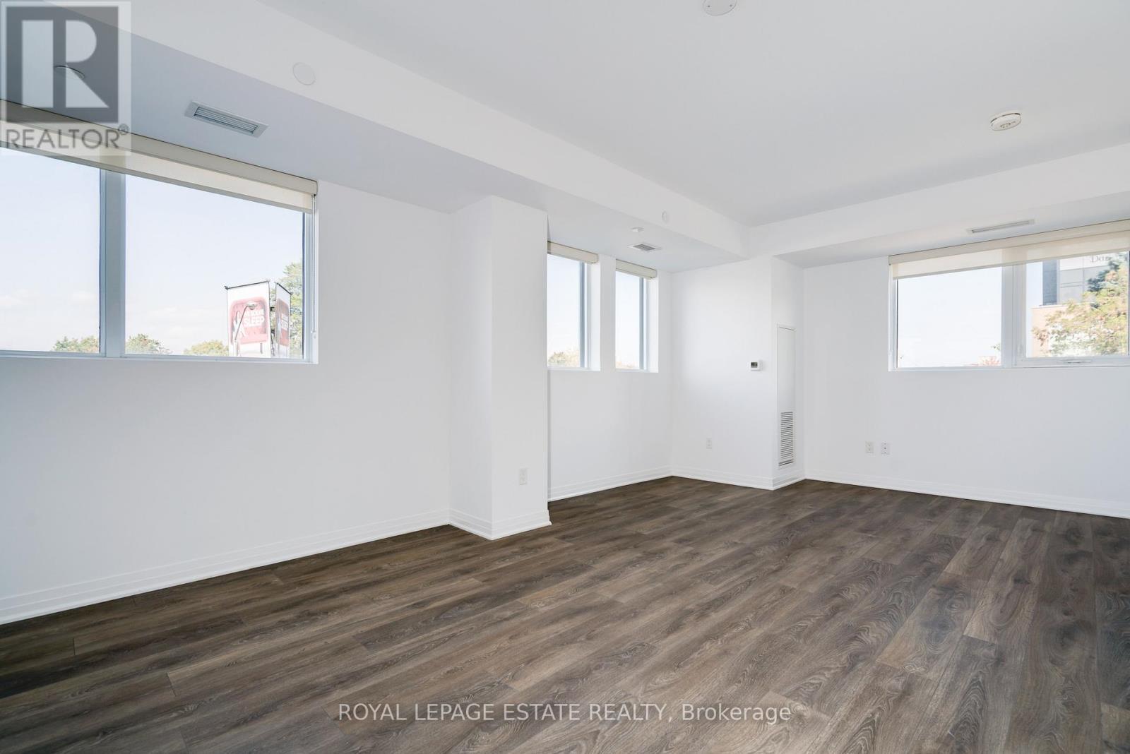 304 - 2301 Danforth Avenue, Toronto, ON - Indoor Photo Showing Other Room
