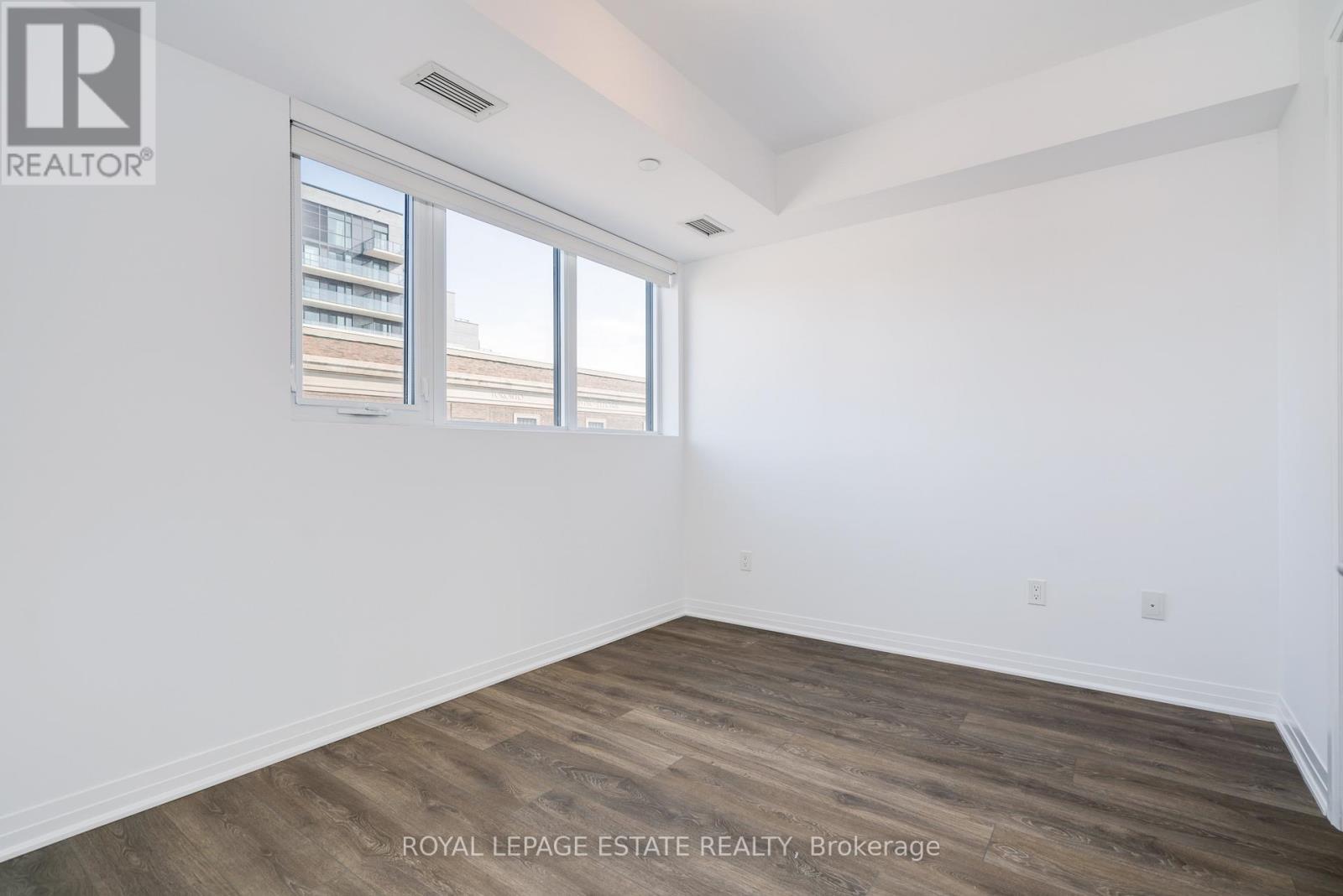 304 - 2301 Danforth Avenue, Toronto, ON - Indoor Photo Showing Other Room