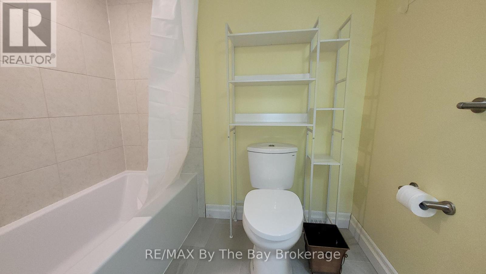 2 - 7 Harbour Crescent, Wasaga Beach, ON - Indoor Photo Showing Bathroom