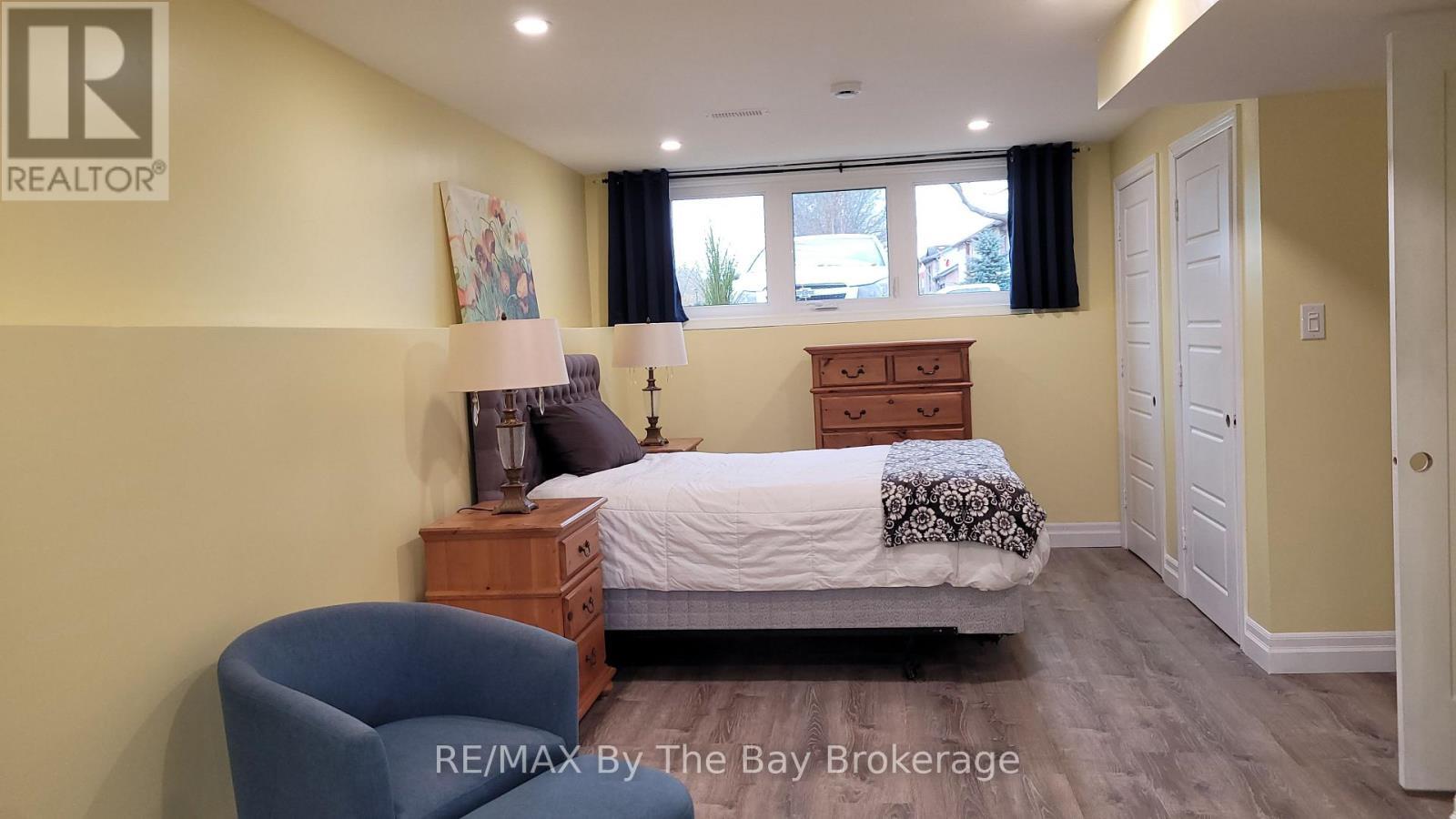 2 - 7 Harbour Crescent, Wasaga Beach, ON - Indoor Photo Showing Bedroom
