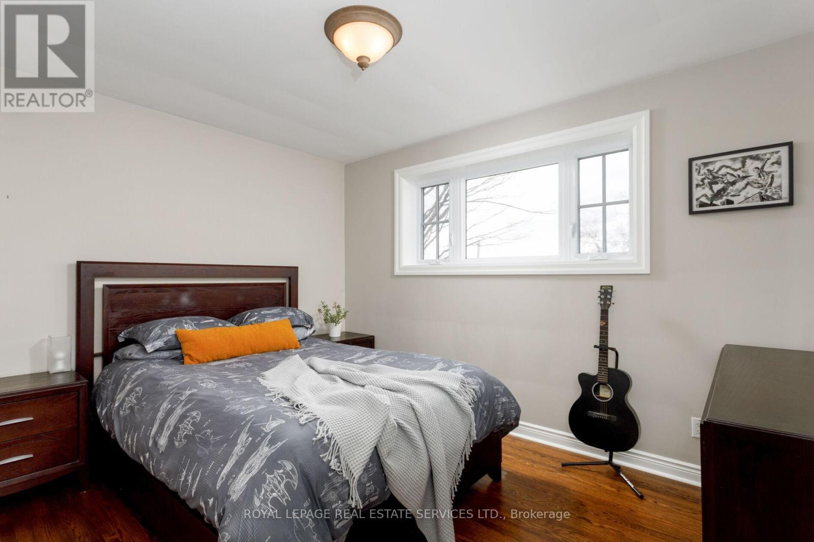 2088 Saxon Road, Oakville, ON - Indoor Photo Showing Bedroom