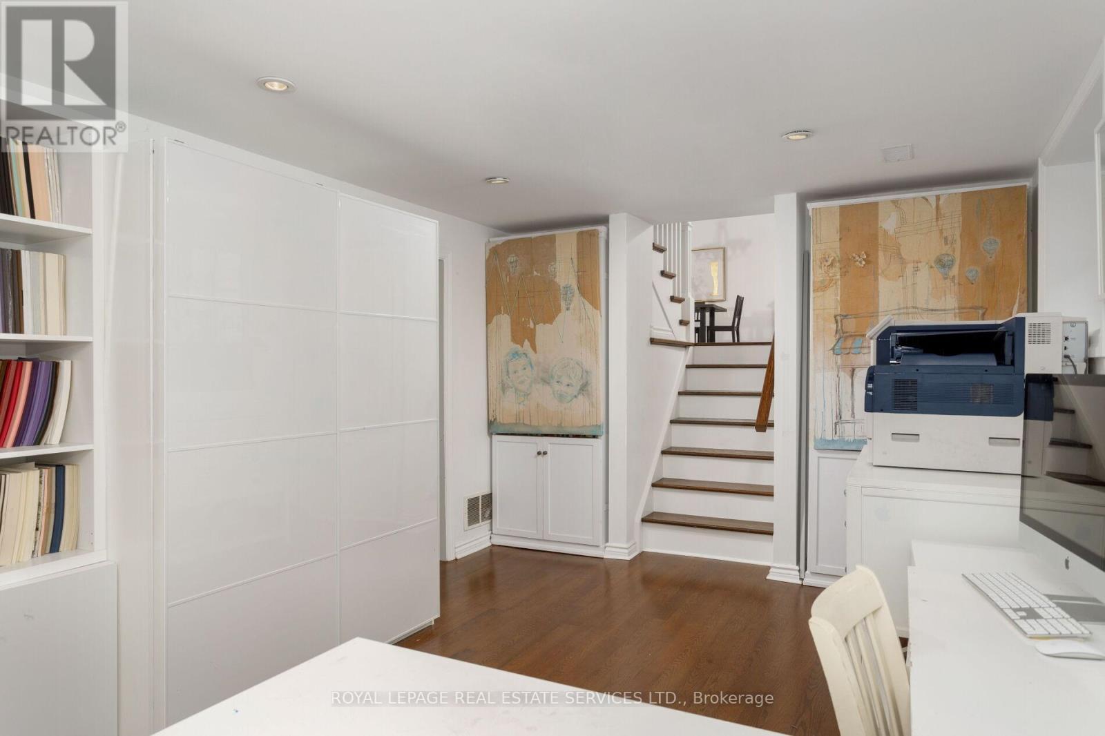 2088 Saxon Road, Oakville, ON - Indoor