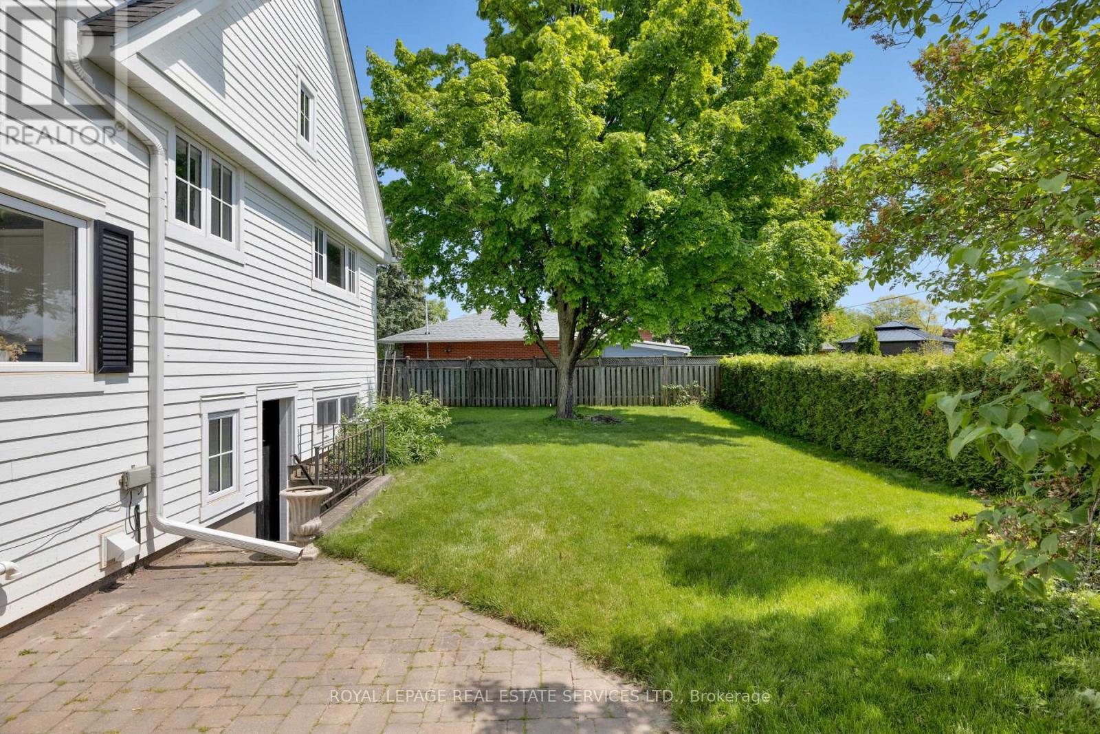 2088 Saxon Road, Oakville, ON - Outdoor