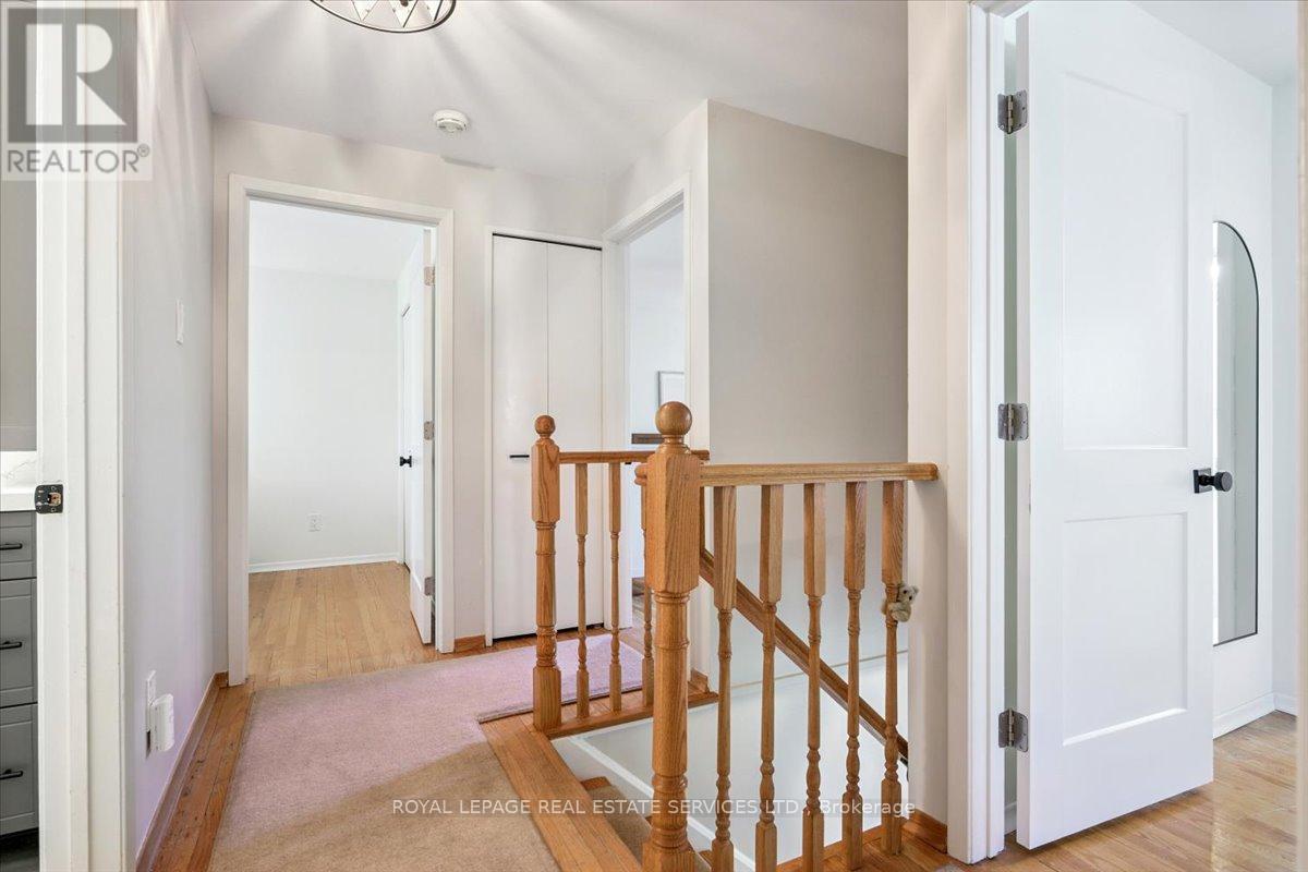 2340 Homelands Drive, Mississauga, ON - Indoor Photo Showing Other Room