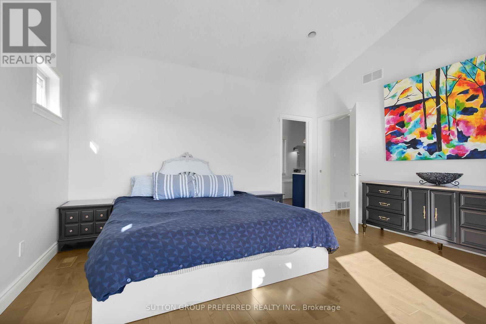 32439 Walnut Line, Dutton/Dunwich, ON - Indoor Photo Showing Bedroom