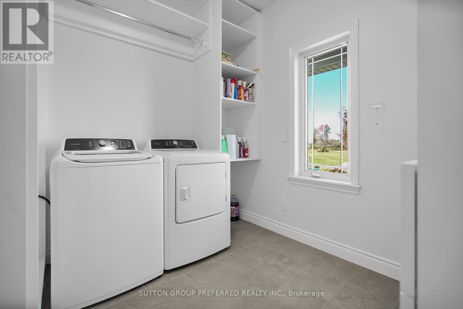 32439 Walnut Line, Dutton/Dunwich, ON - Indoor Photo Showing Laundry Room