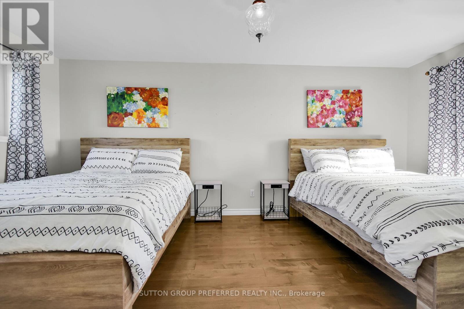 32439 Walnut Line, Dutton/Dunwich, ON - Indoor Photo Showing Bedroom