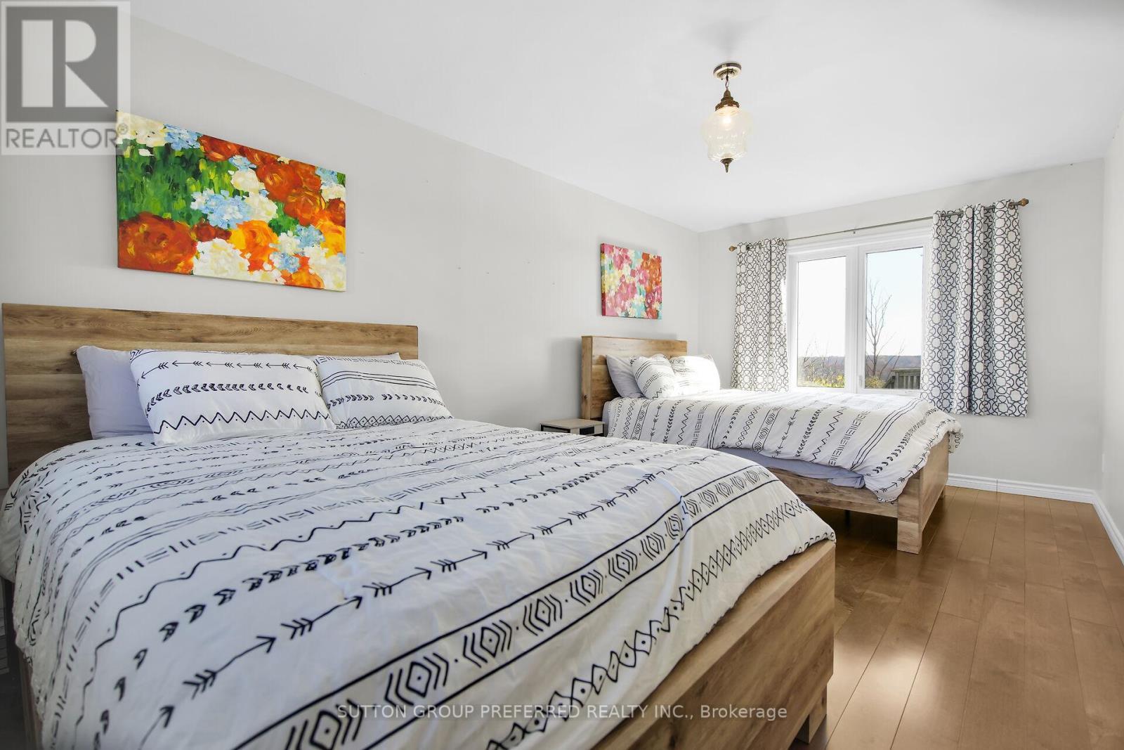 32439 Walnut Line, Dutton/Dunwich, ON - Indoor Photo Showing Bedroom