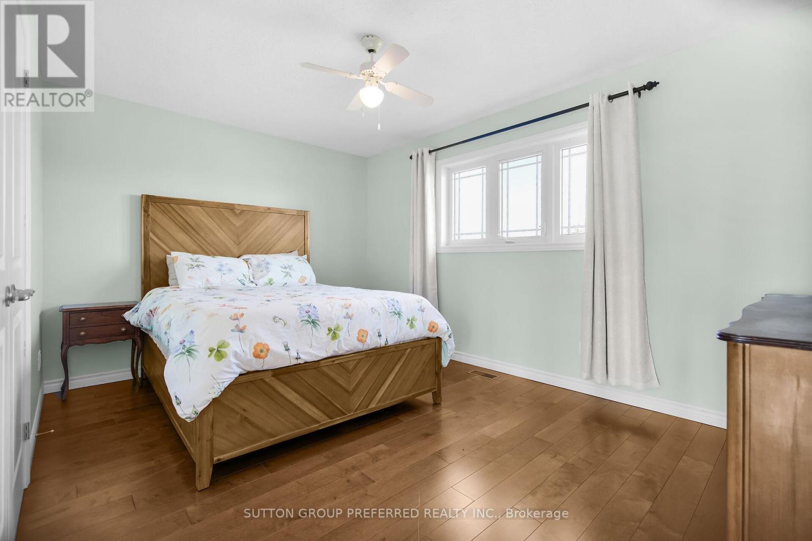 32439 Walnut Line, Dutton/Dunwich, ON - Indoor Photo Showing Bedroom