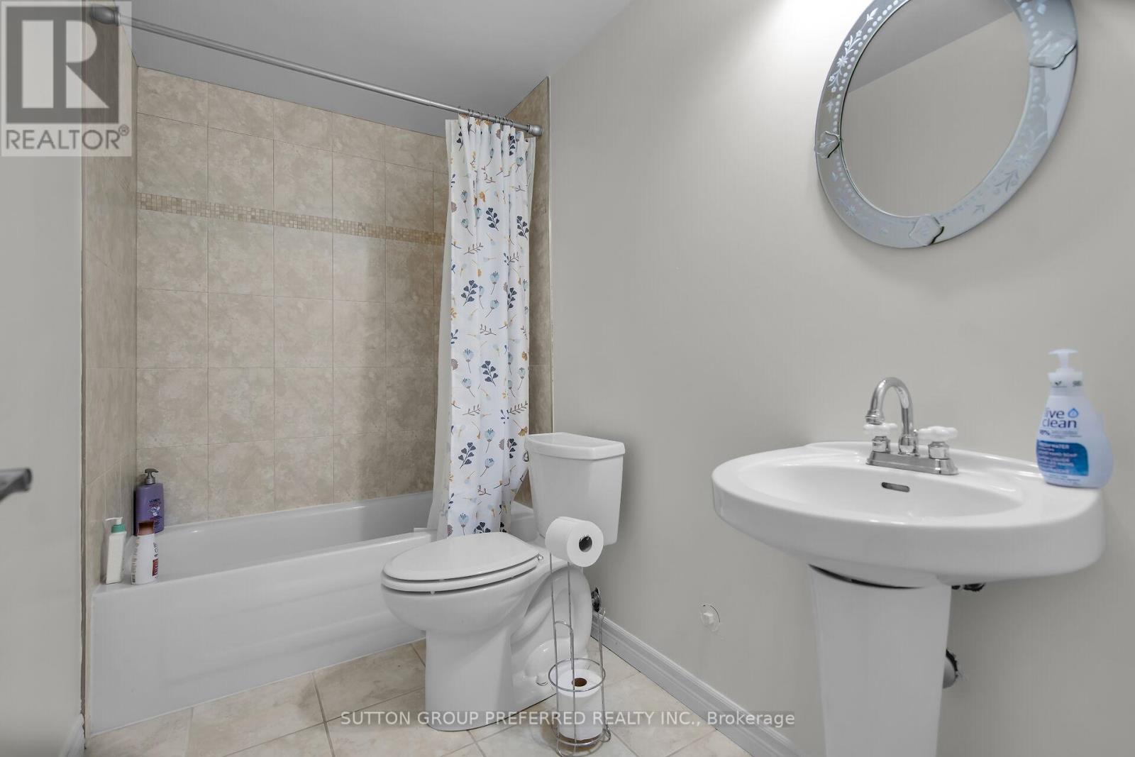 32439 Walnut Line, Dutton/Dunwich, ON - Indoor Photo Showing Bathroom