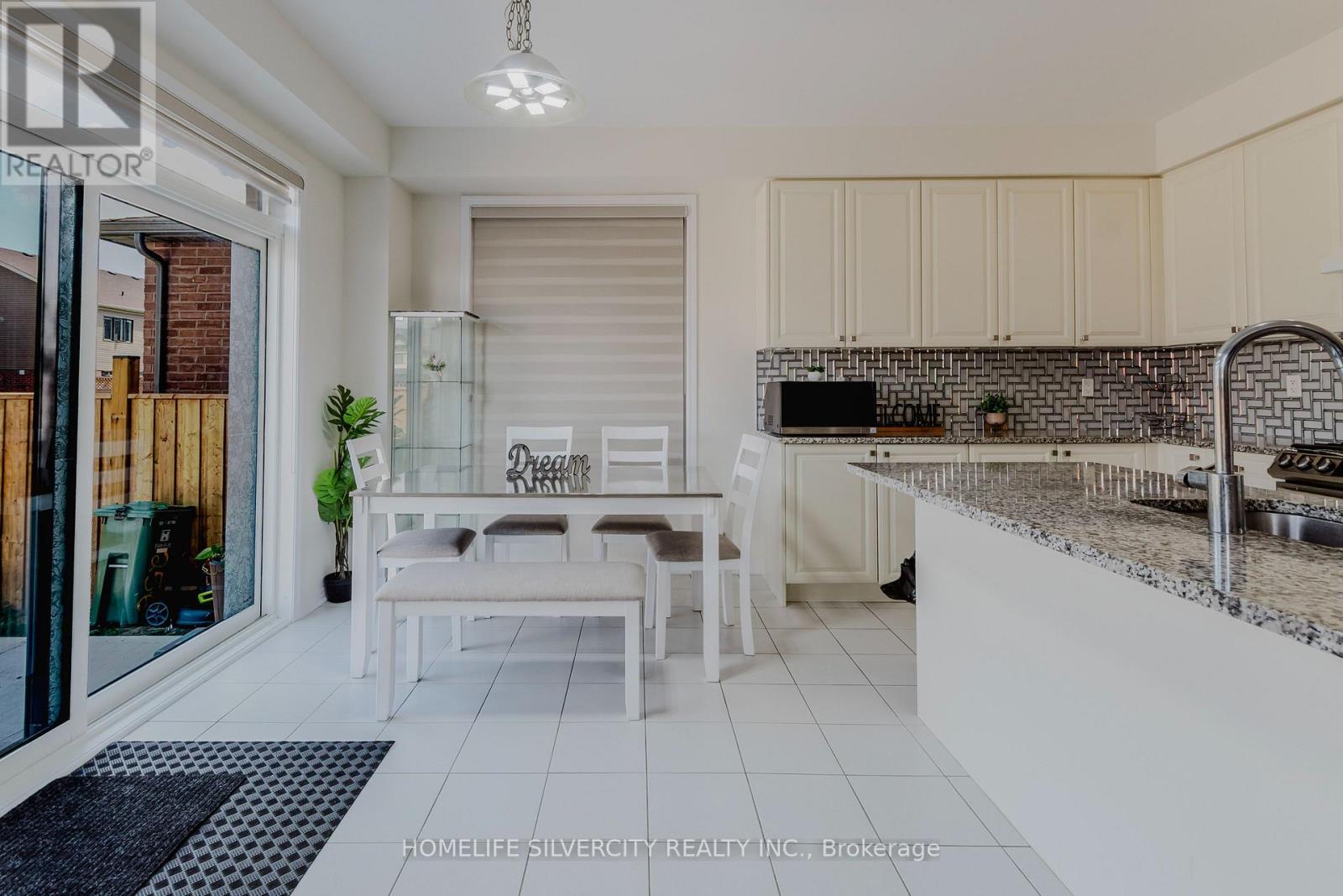 256 Bedrock Drive, Hamilton, ON - Indoor Photo Showing Kitchen
