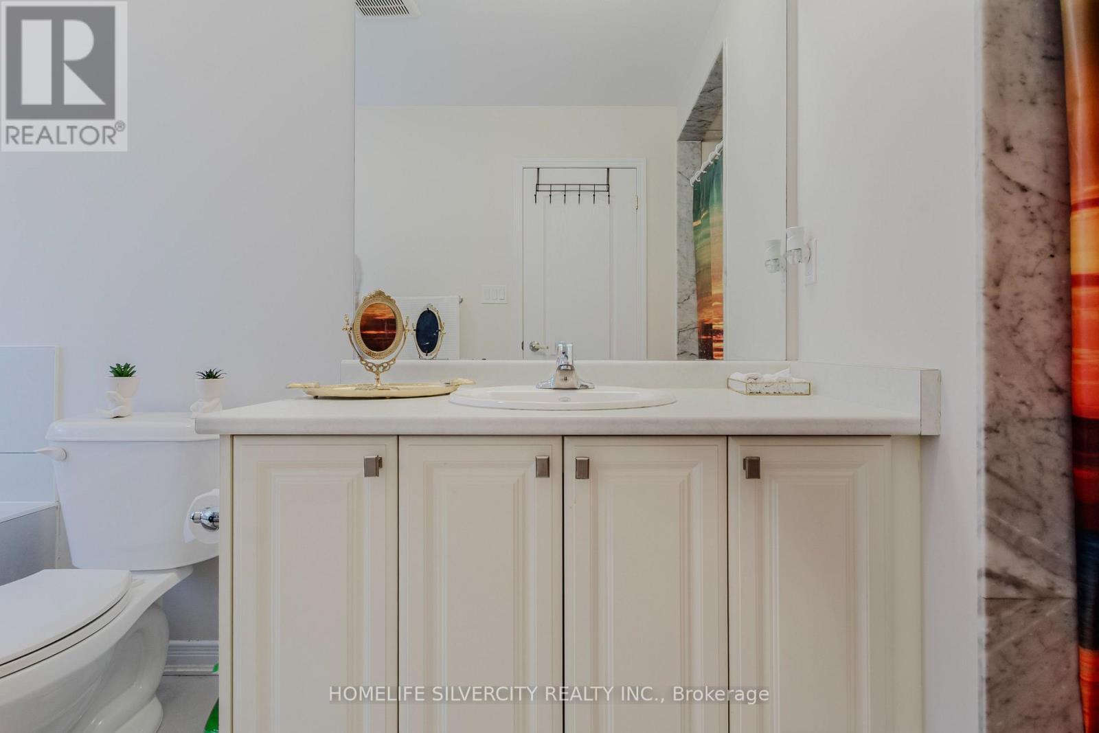 256 Bedrock Drive, Hamilton, ON - Indoor Photo Showing Bathroom
