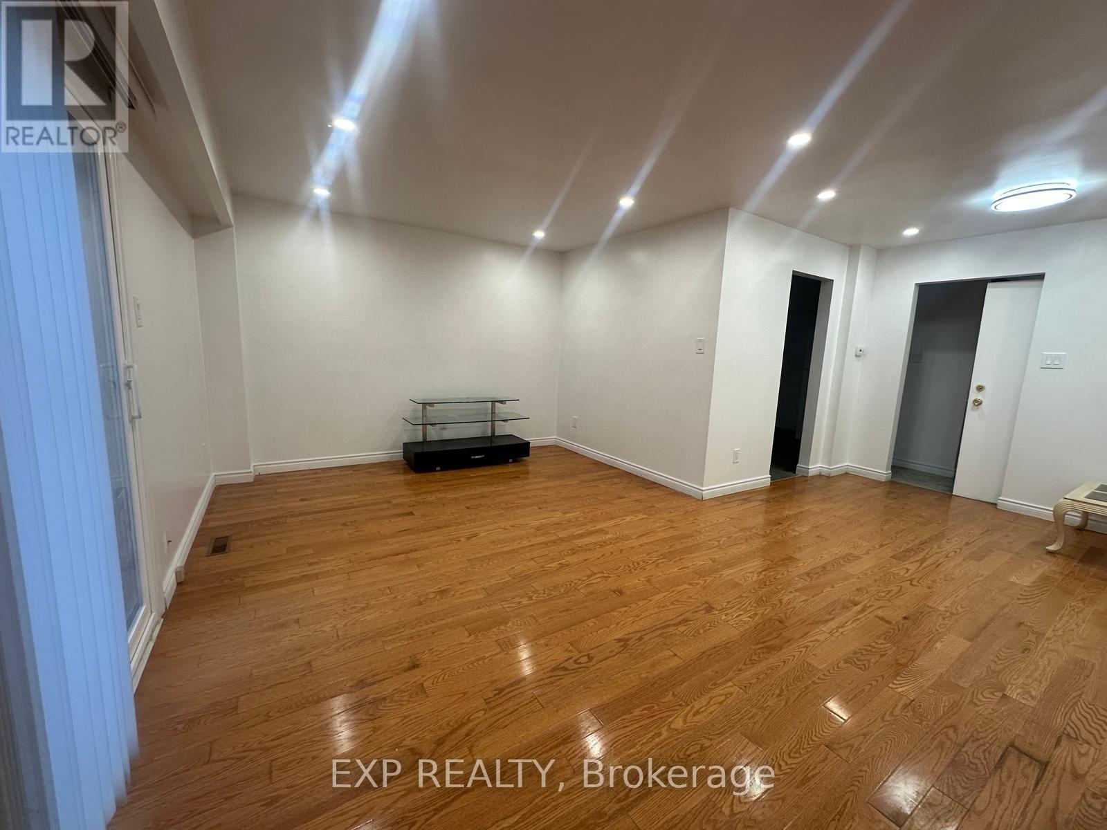 102 Rakewood Crescent, Toronto, ON - Indoor Photo Showing Other Room