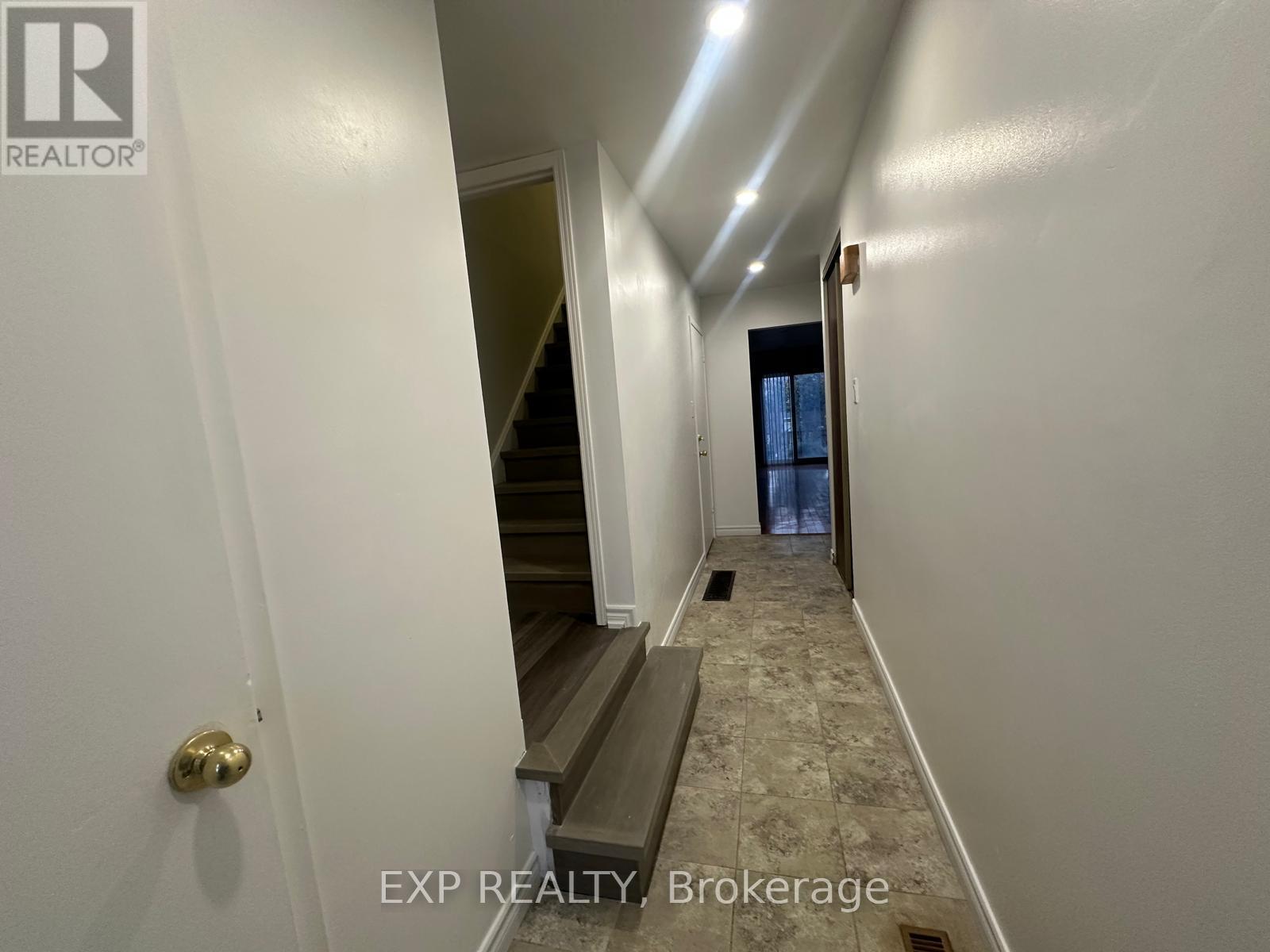 102 Rakewood Crescent, Toronto, ON - Indoor Photo Showing Other Room