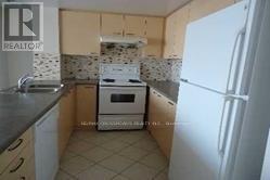 909 - 130 Pond Drive, Markham, ON - Indoor Photo Showing Kitchen