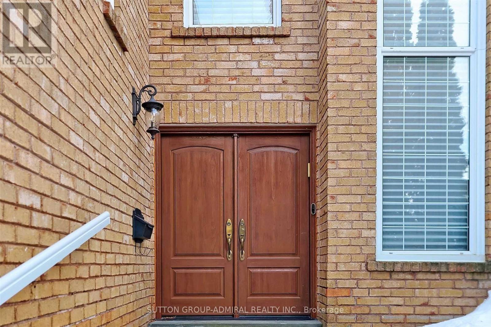 45 Pinewood Drive, Vaughan, ON - Outdoor With Exterior