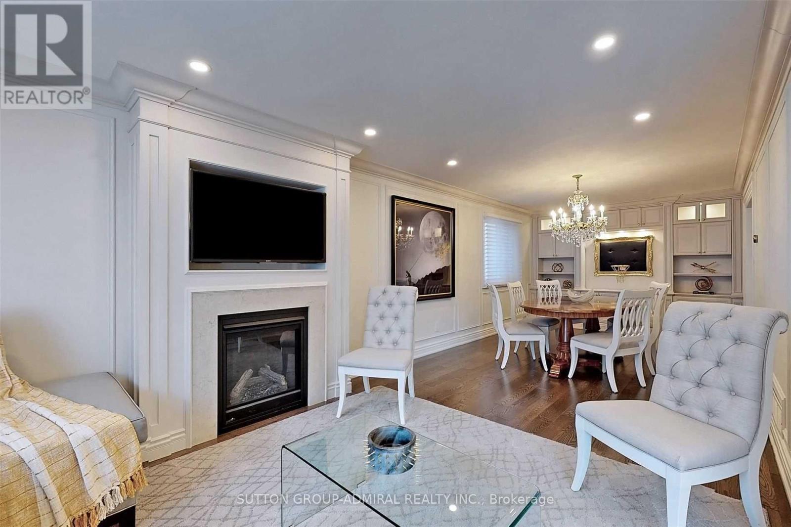 45 Pinewood Drive, Vaughan, ON - Indoor Photo Showing Living Room With Fireplace