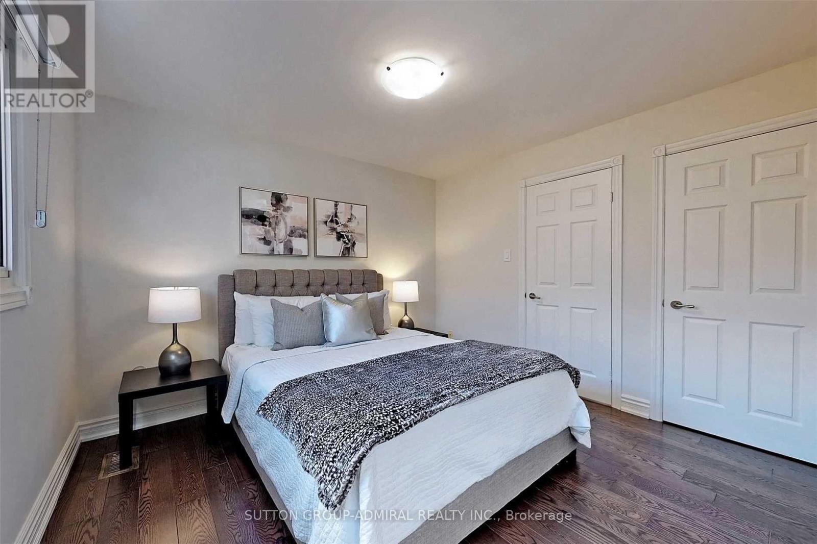 45 Pinewood Drive, Vaughan, ON - Indoor Photo Showing Bedroom