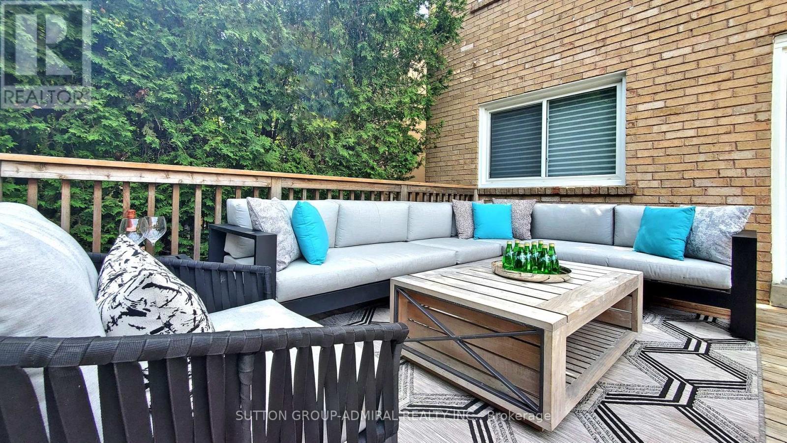 45 Pinewood Drive, Vaughan, ON - Outdoor With Deck Patio Veranda
