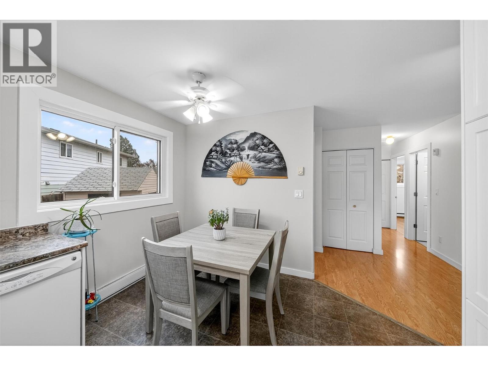 2631 Young Place, Kamloops, BC - Indoor Photo Showing Dining Room