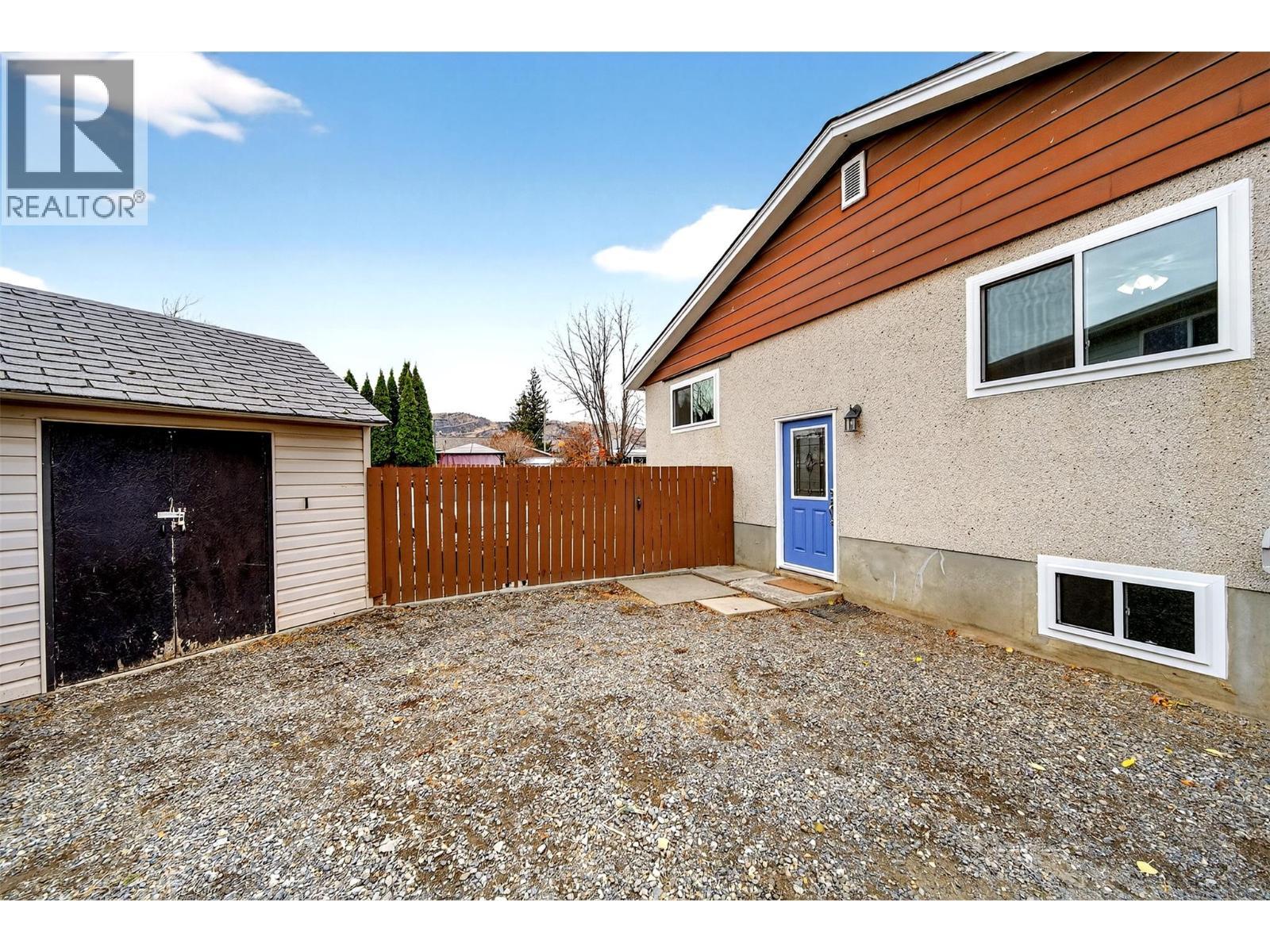 2631 Young Place, Kamloops, BC - Outdoor With Exterior