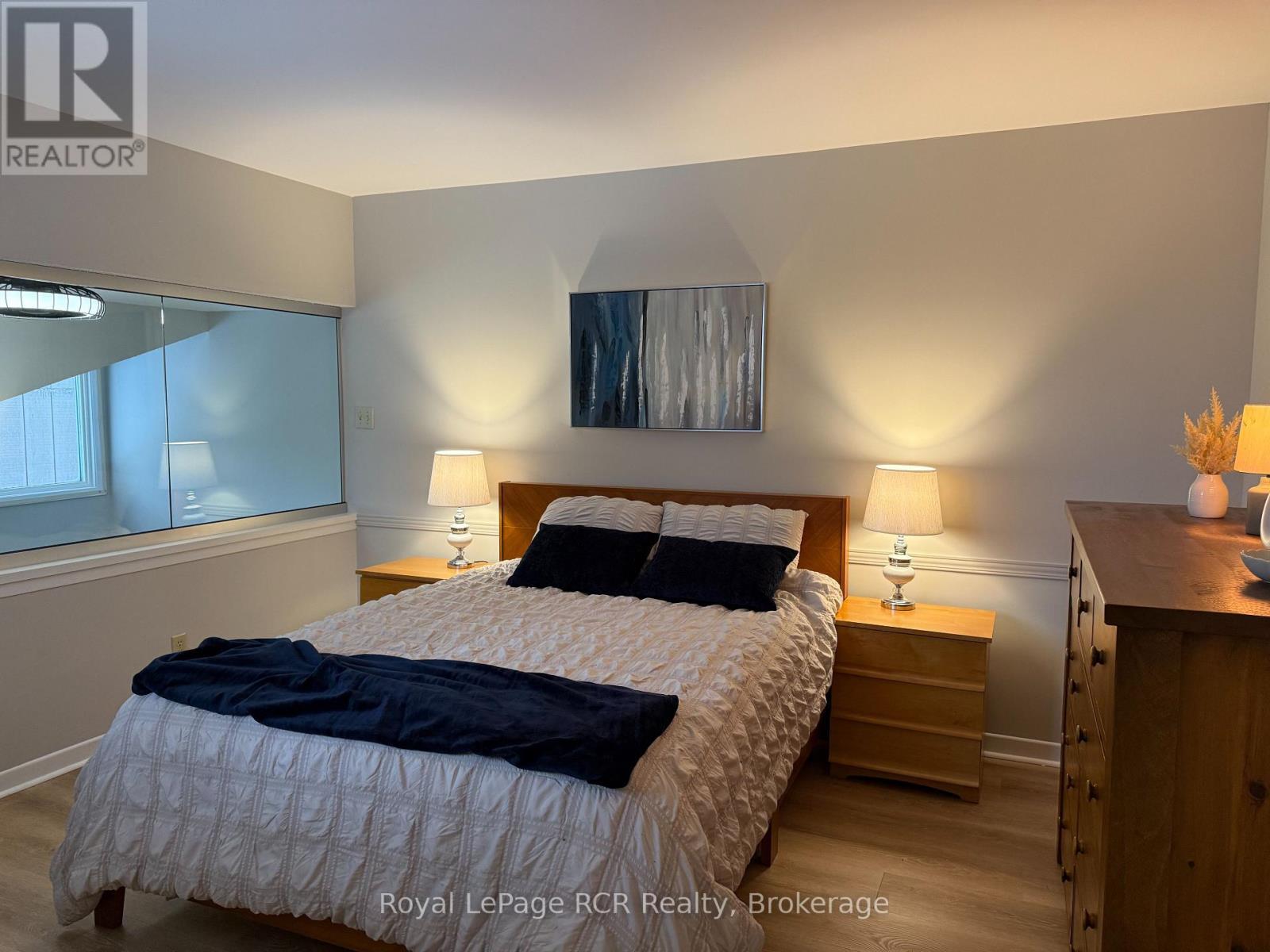 2 - 2 Trafalgar Road, Collingwood, ON - Indoor Photo Showing Bedroom
