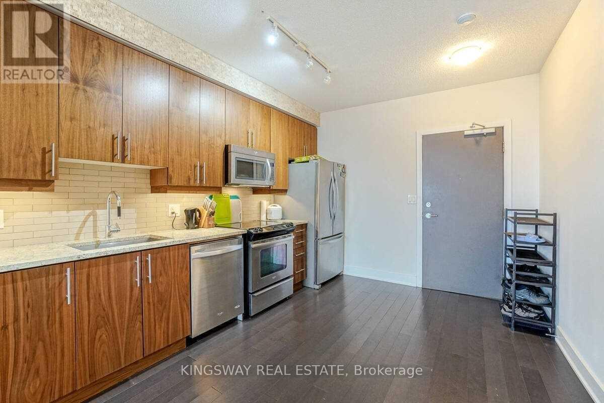 Lph4 - 4099 Brickstone Mews, Mississauga, ON - Indoor Photo Showing Kitchen