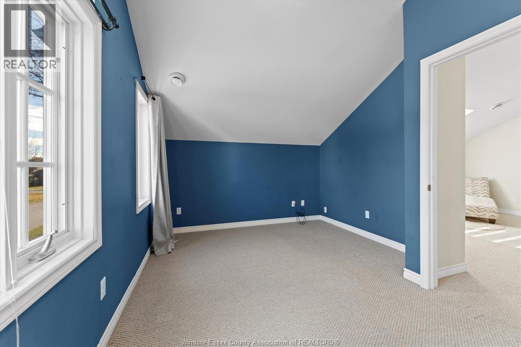 379 Laporte Avenue, Windsor, ON - Indoor Photo Showing Other Room