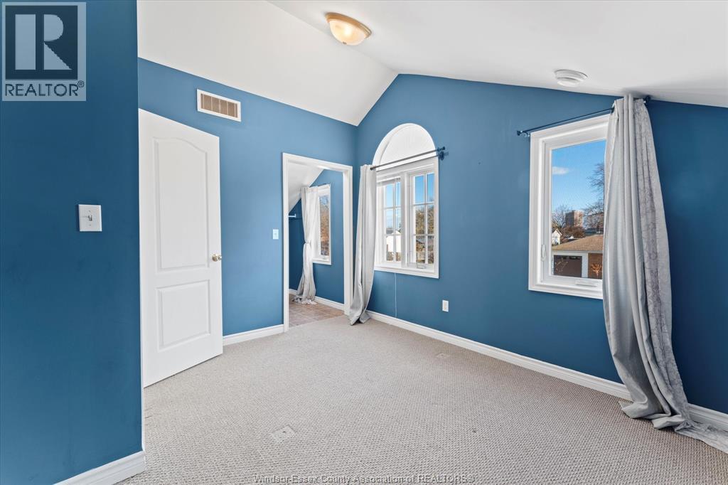 379 Laporte Avenue, Windsor, ON - Indoor