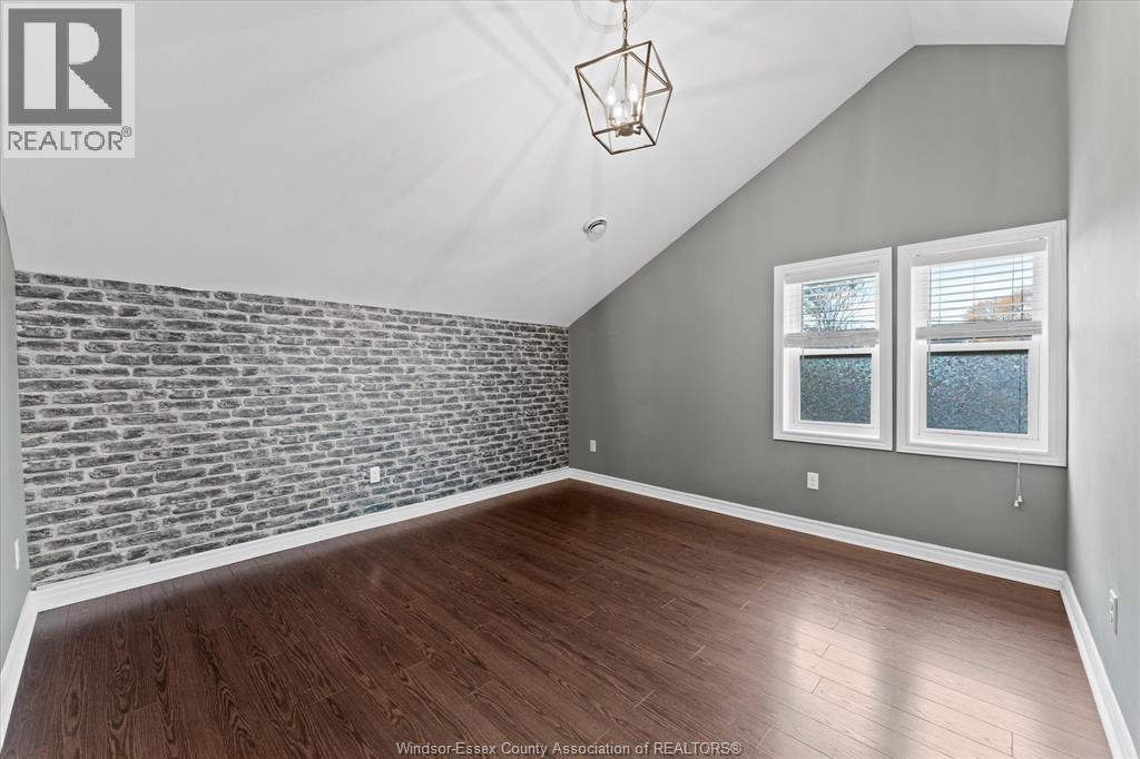 379 Laporte Avenue, Windsor, ON - Indoor Photo Showing Other Room