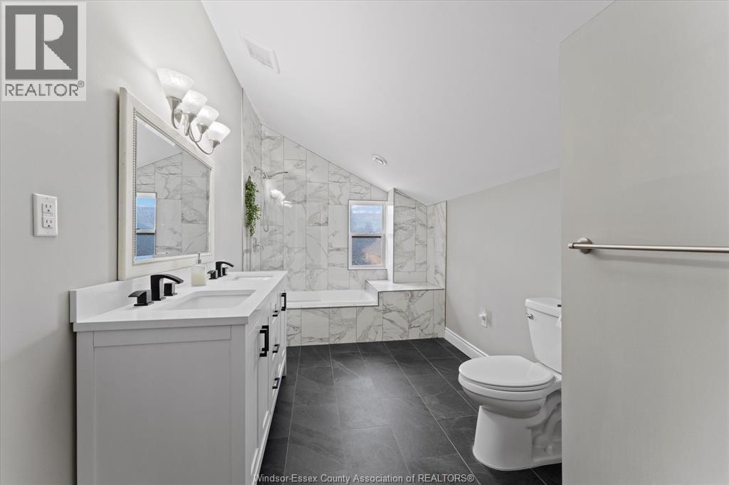 379 Laporte Avenue, Windsor, ON - Indoor