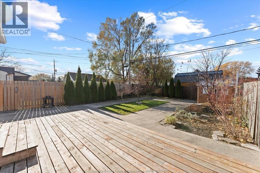 379 Laporte Avenue, Windsor, ON - Outdoor With Deck Patio Veranda