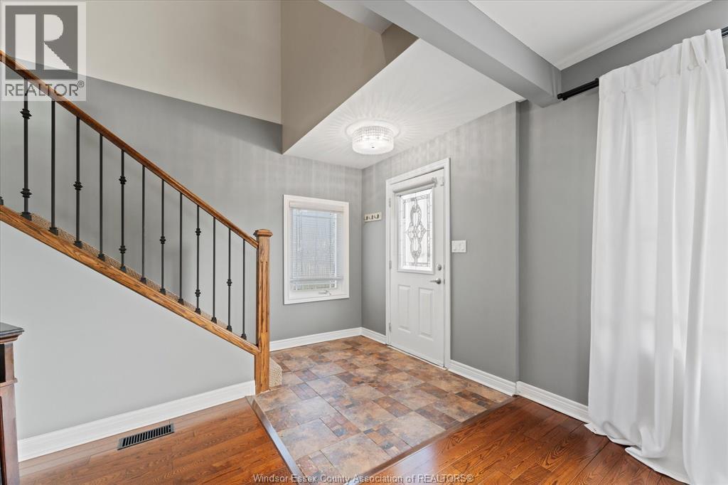 379 Laporte Avenue, Windsor, ON - Indoor Photo Showing Other Room