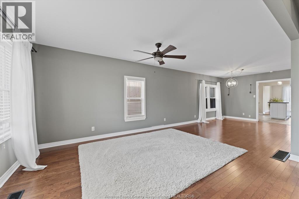 379 Laporte Avenue, Windsor, ON - Indoor