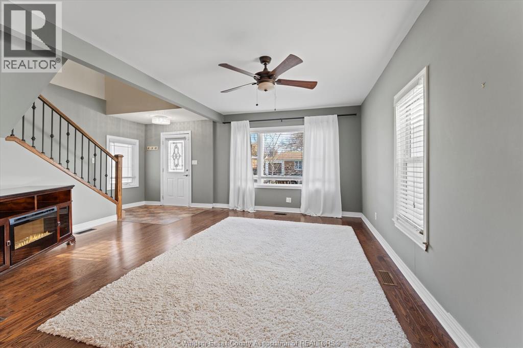 379 Laporte Avenue, Windsor, ON - Indoor Photo Showing Other Room
