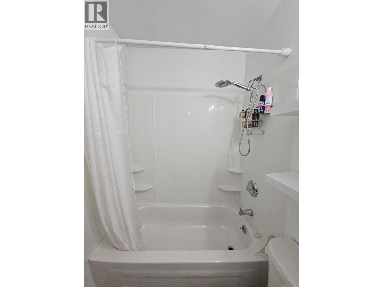 5640 Westgate Road Nw, Chetwynd, BC - Indoor Photo Showing Bathroom