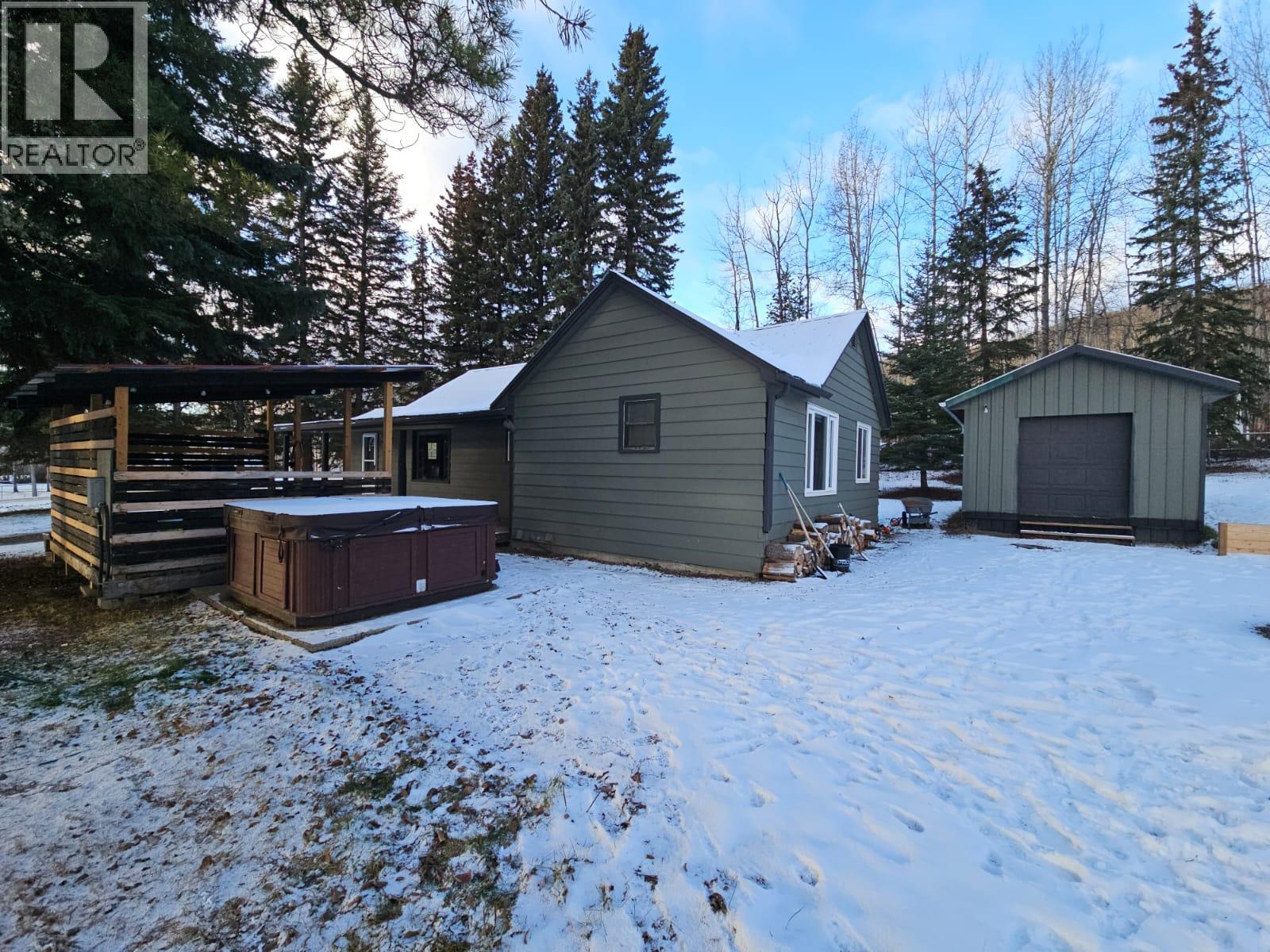 5640 Westgate Road Nw, Chetwynd, BC - Outdoor