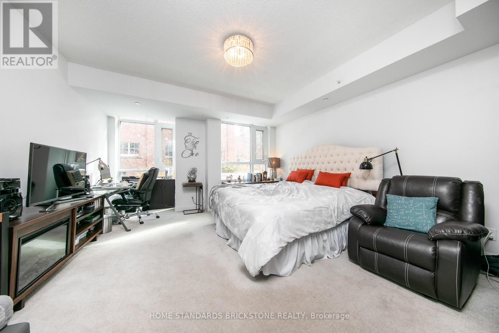 Th121 - 223 Duplex Avenue, Toronto, ON - Indoor Photo Showing Bedroom