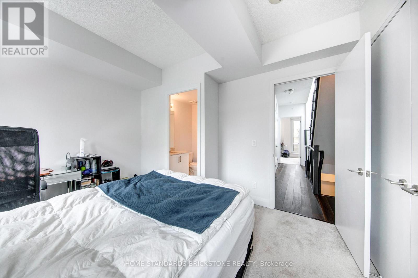 Th121 - 223 Duplex Avenue, Toronto, ON - Indoor Photo Showing Bedroom