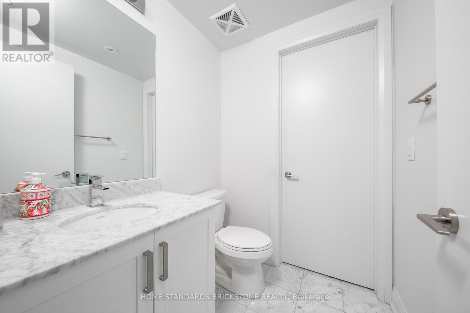 Th121 - 223 Duplex Avenue, Toronto, ON - Indoor Photo Showing Bathroom