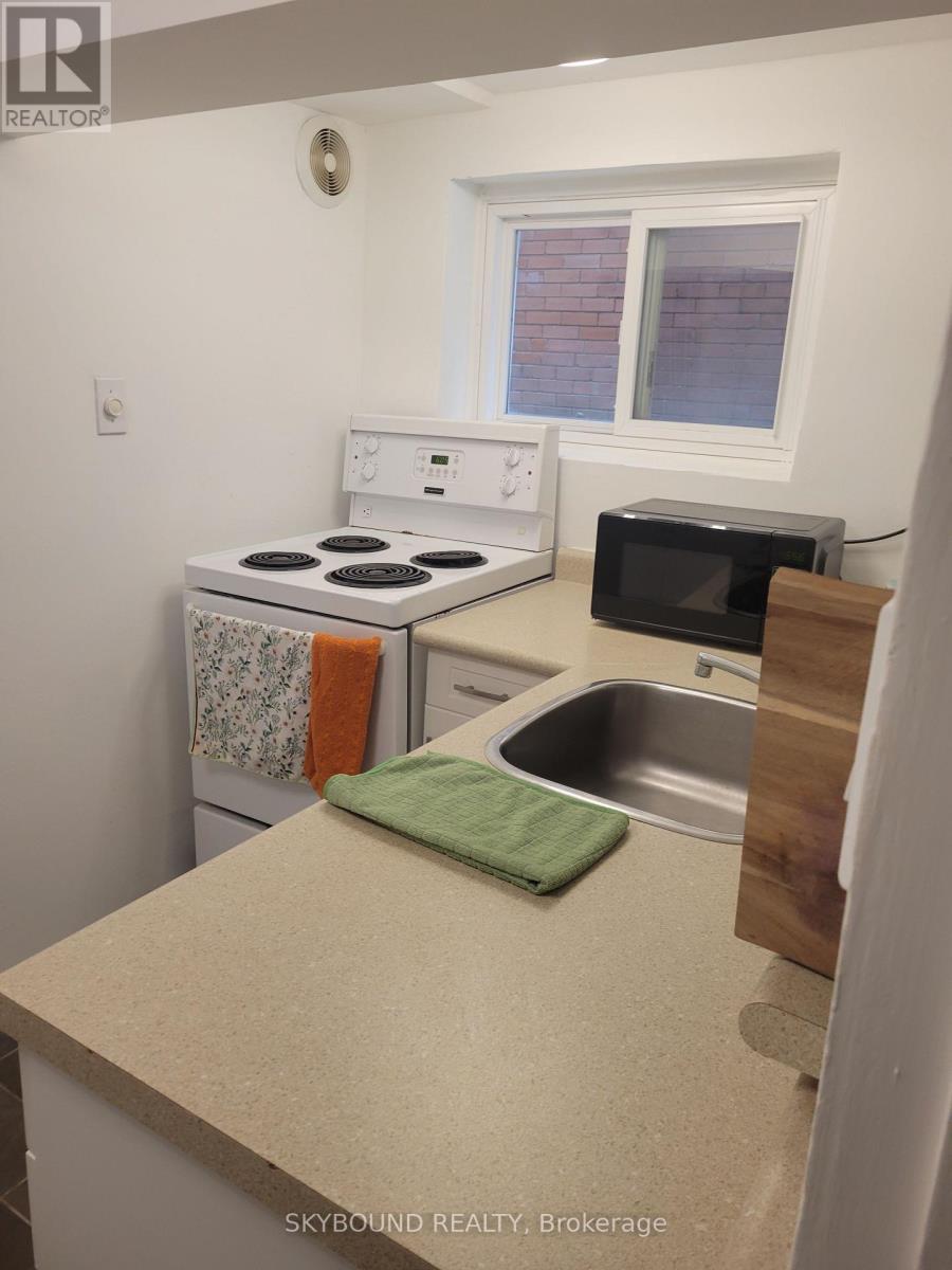Lower - 140 Wolverleigh Boulevard, Toronto, ON - Indoor Photo Showing Kitchen