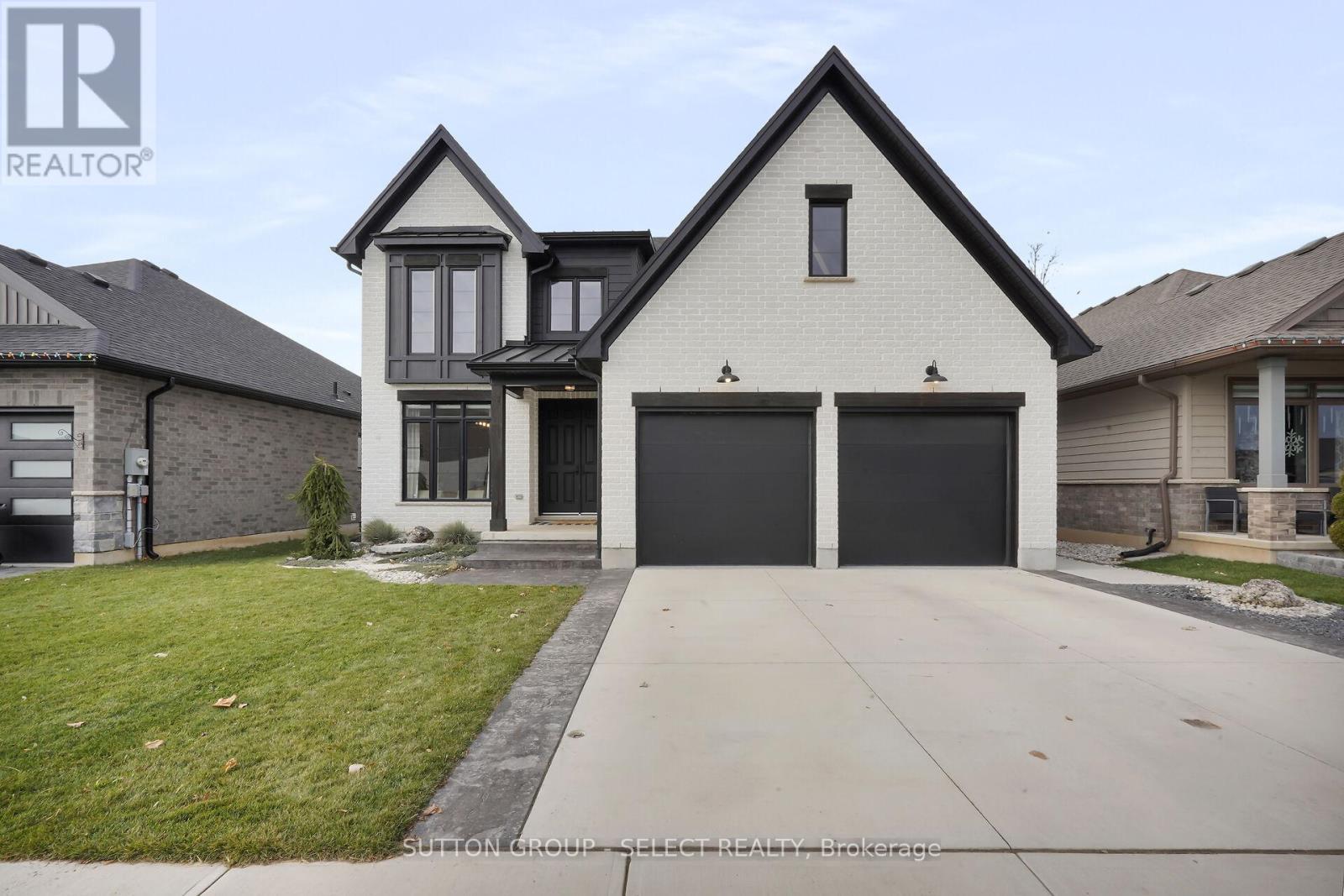 173 Collins Way, Strathroy-Caradoc (Se), ON - Outdoor With Facade