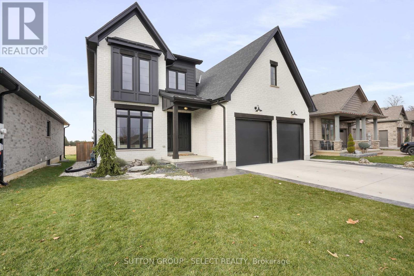 173 Collins Way, Strathroy-Caradoc (Se), ON - Outdoor With Facade