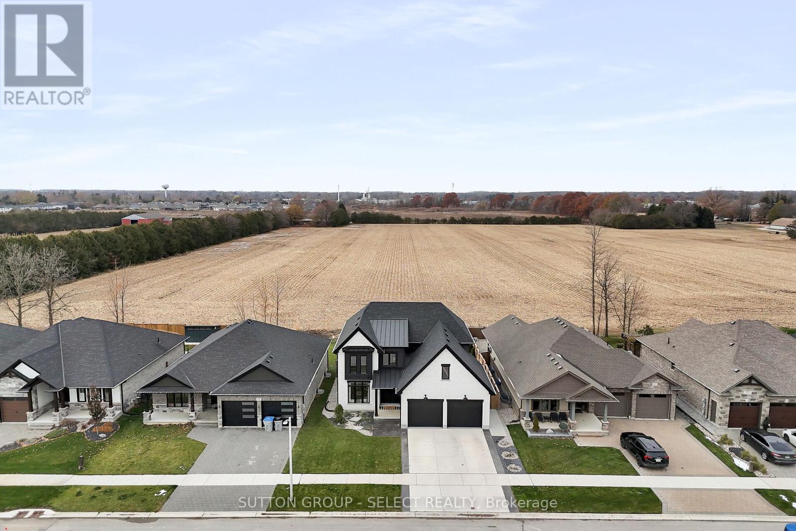 173 Collins Way, Strathroy-Caradoc (Se), ON - Outdoor With Facade