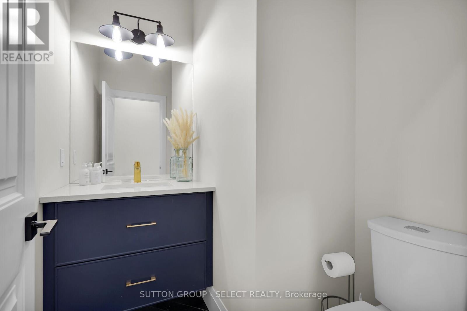 173 Collins Way, Strathroy-Caradoc (Se), ON - Indoor Photo Showing Bathroom