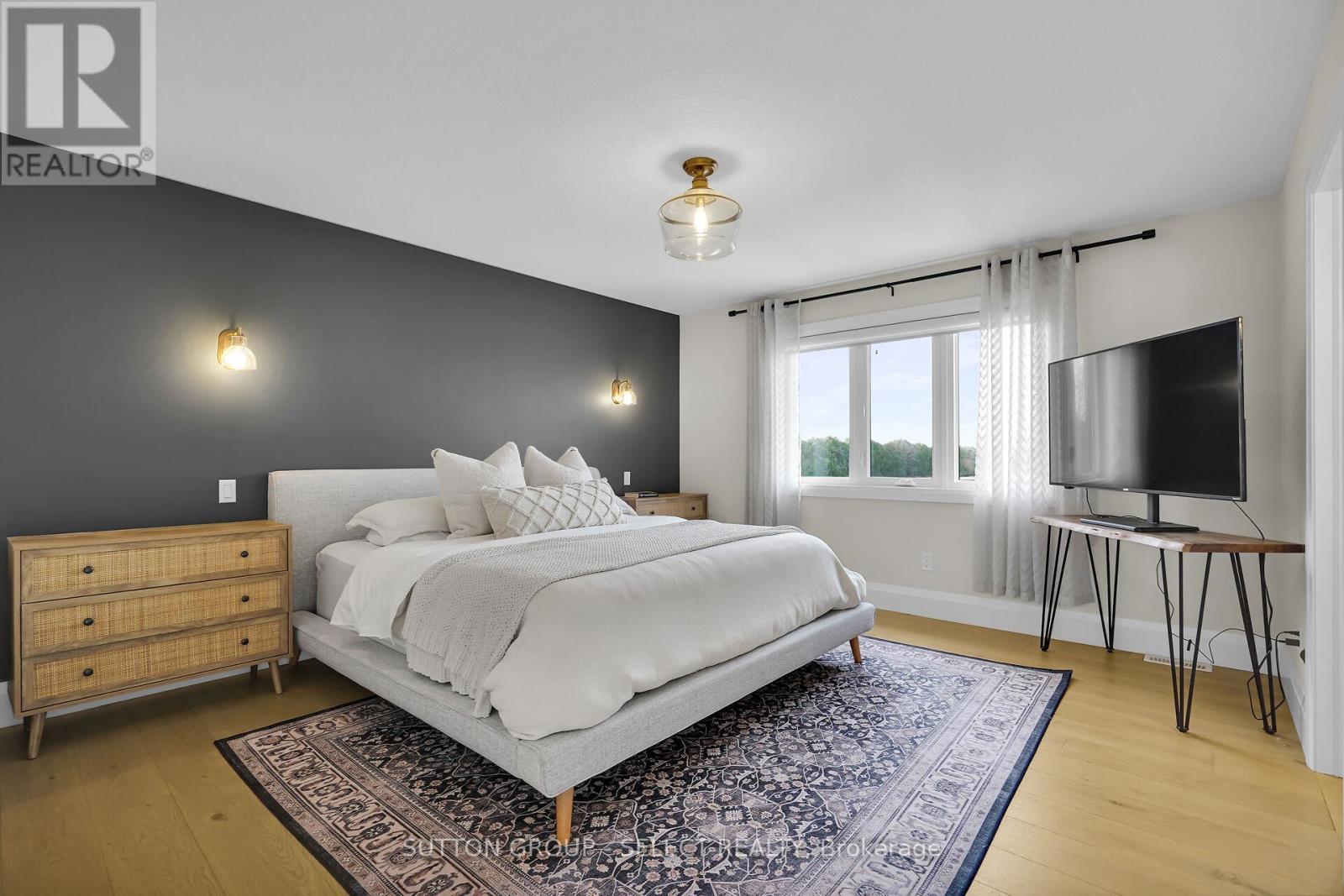 173 Collins Way, Strathroy-Caradoc (Se), ON - Indoor Photo Showing Bedroom