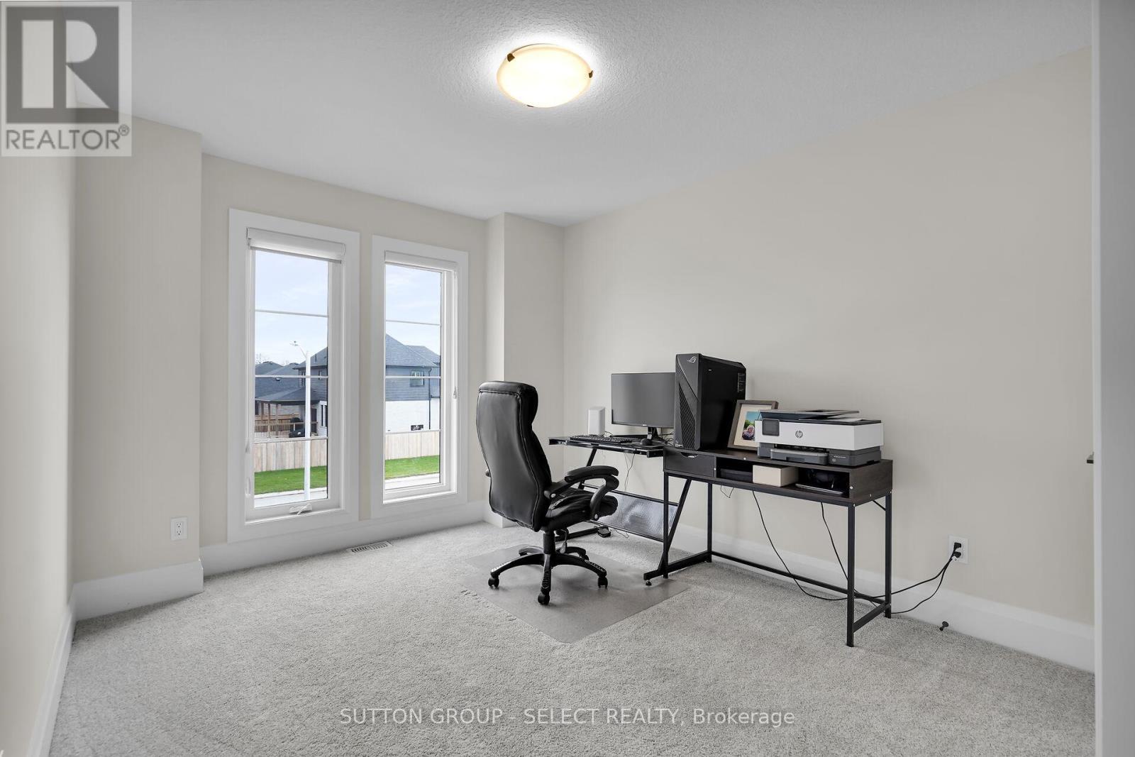 173 Collins Way, Strathroy-Caradoc (Se), ON - Indoor Photo Showing Office